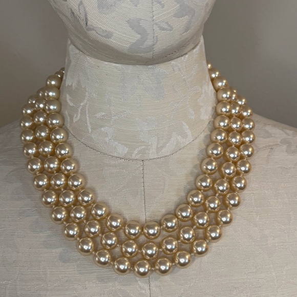 Jewelry - Vintage Classic Kenneth Jay Lane Inspired 3 Strand Faux Cream Pearl Choker